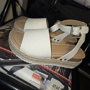 Soda WEDGE SANDALS 7.5